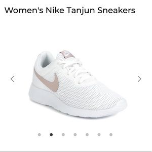 Nike Women’s Tanjun Tennis Shoes